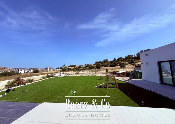 photo 4 Contemporary 3-Bedroom Smart Bungalow in Peaceful Parekklisia Hills