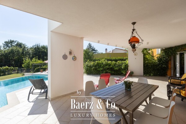 photo 4 Svetvinčenat, Two Modern Villas with Infinity Pools and Saunas - An Established Tourism Investment